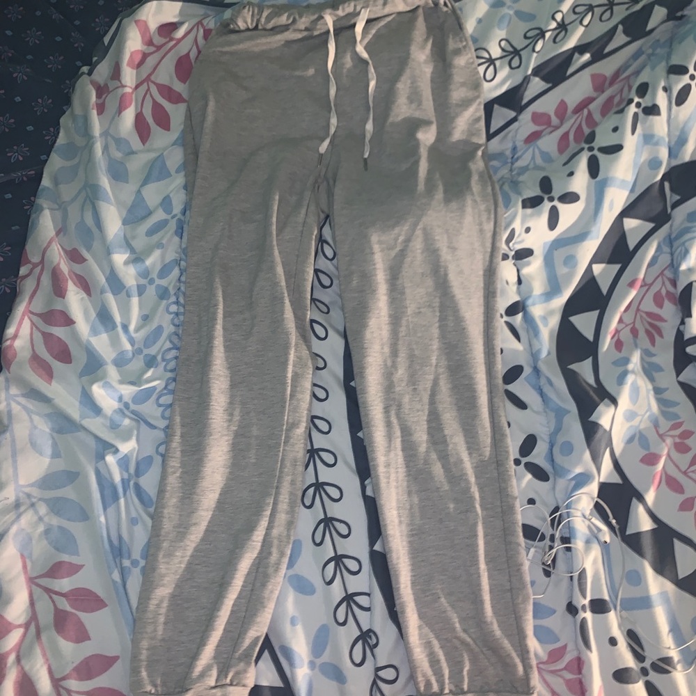 GREY JOGGERS